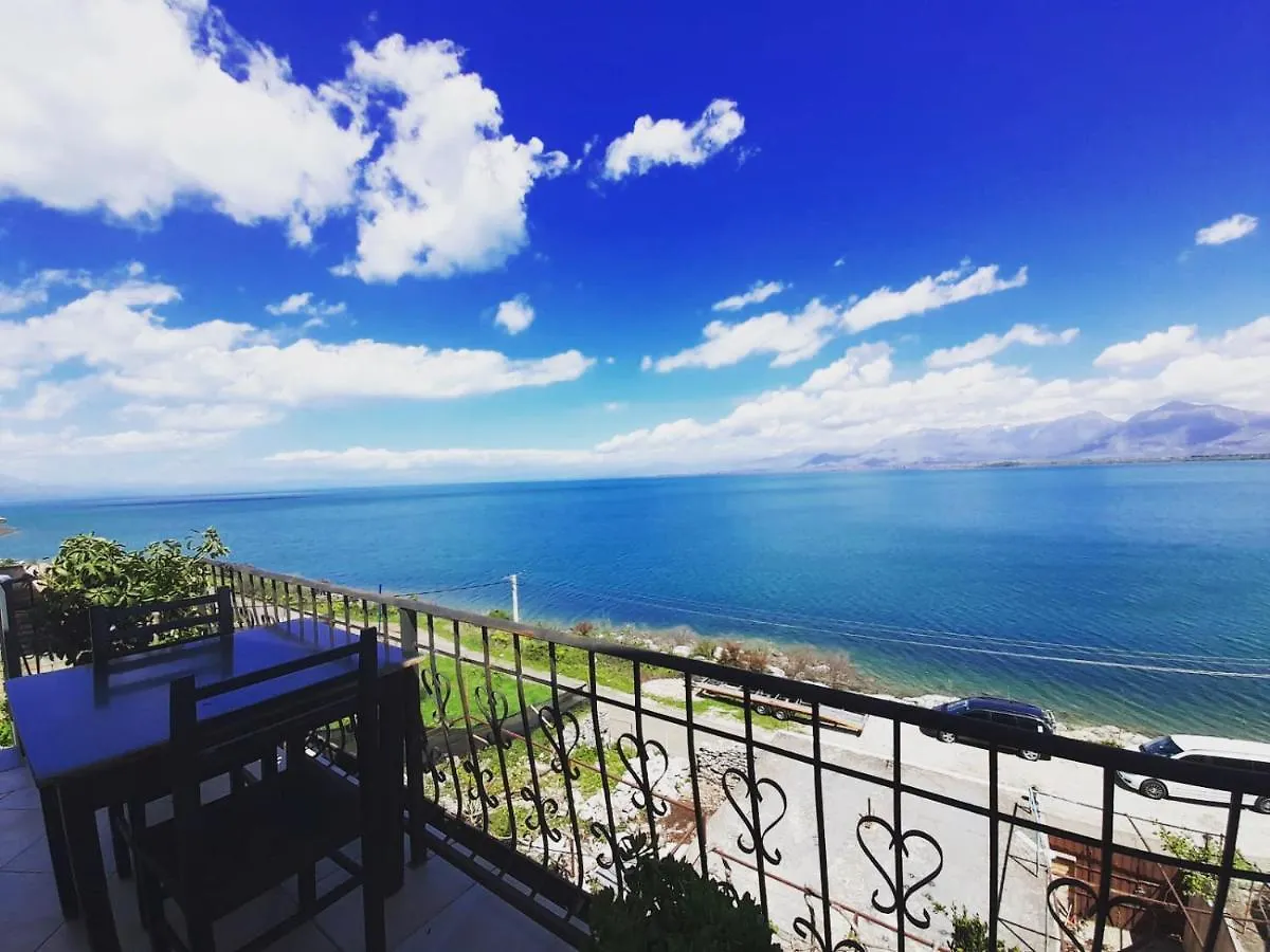 Lakefront House Široka