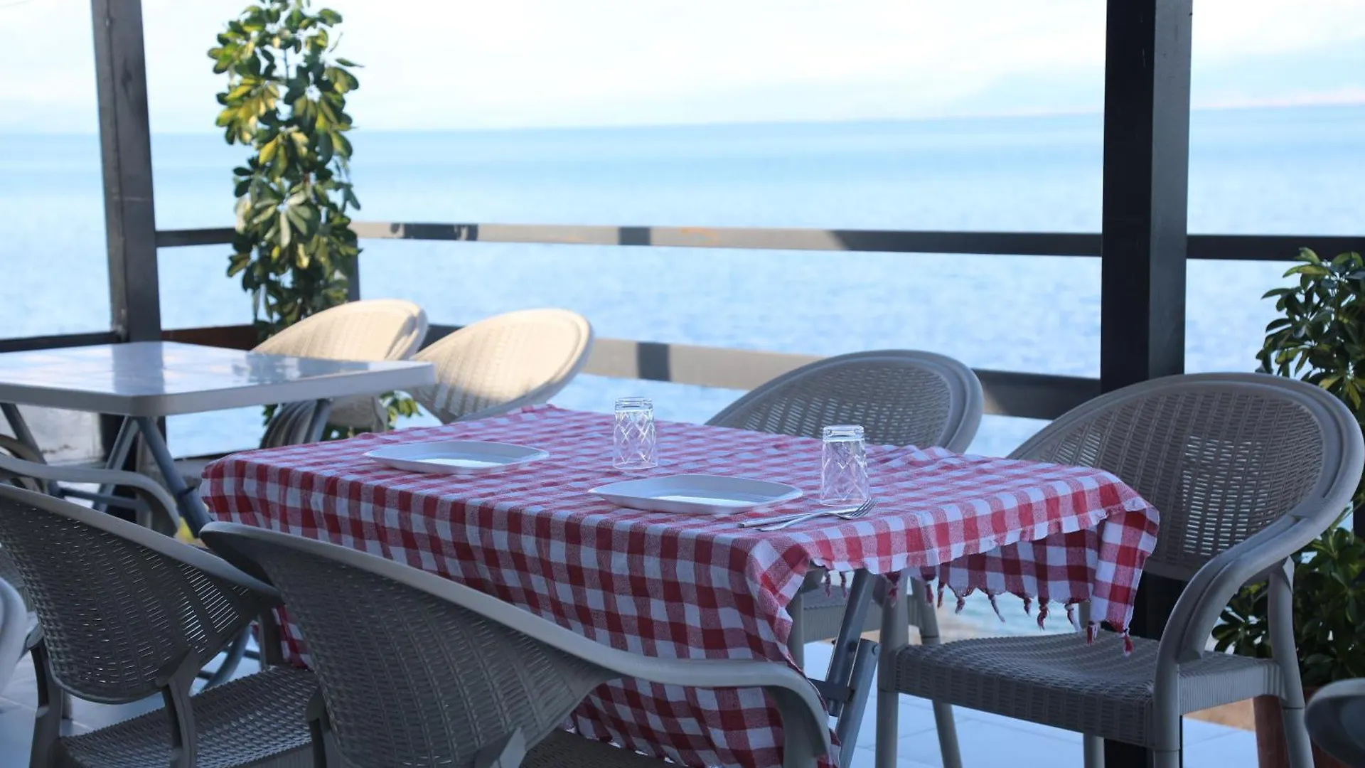 Guest house Lakefront House Shiroka Albania
