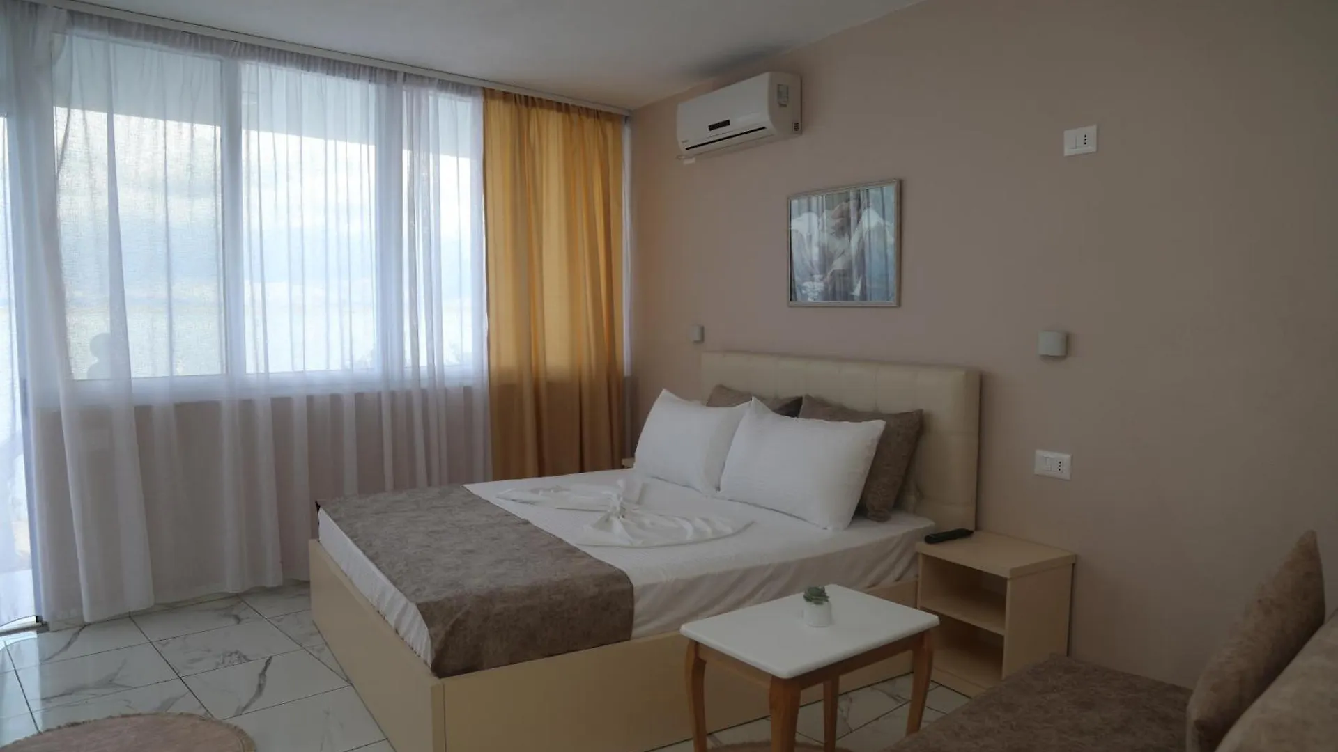 Guest house Lakefront House Shiroka Albania