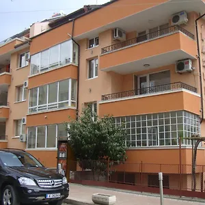 https://guest-house-lazur-burgas.varna-hotels.com