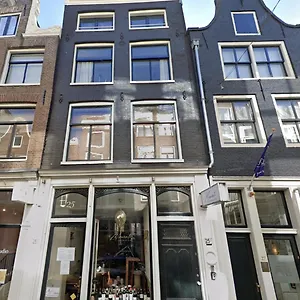 twenty-five-bnb.amsterdamhotelsnl.com/
