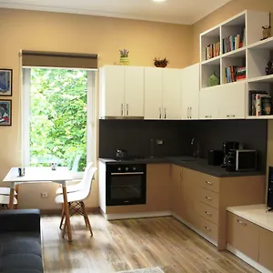 https://apartamenti-2v1.hotels-in-tirana.com