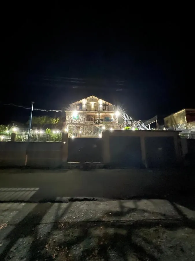 Konukevi Lakefront House Široka