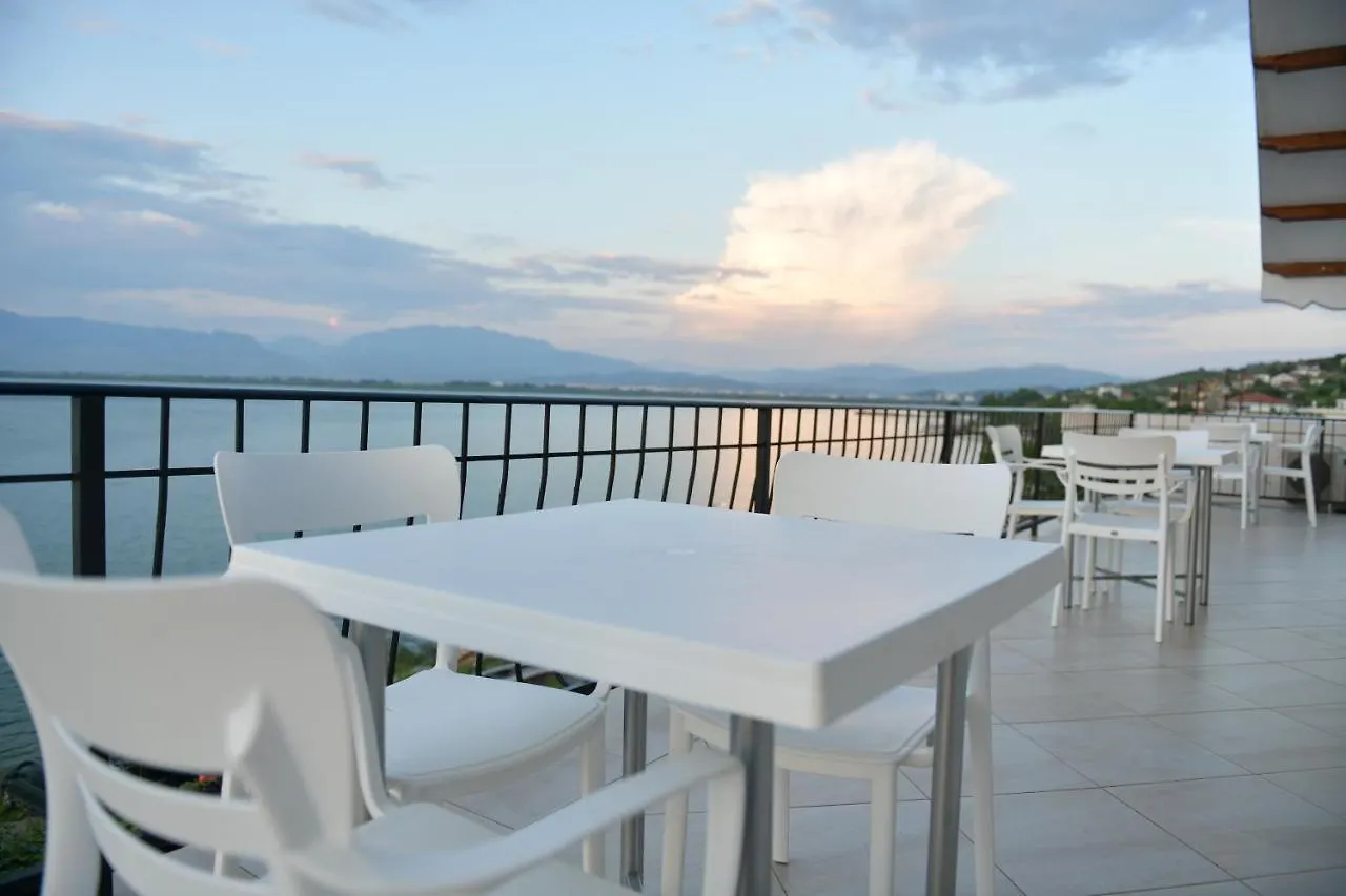 Lakefront House Široka Konukevi