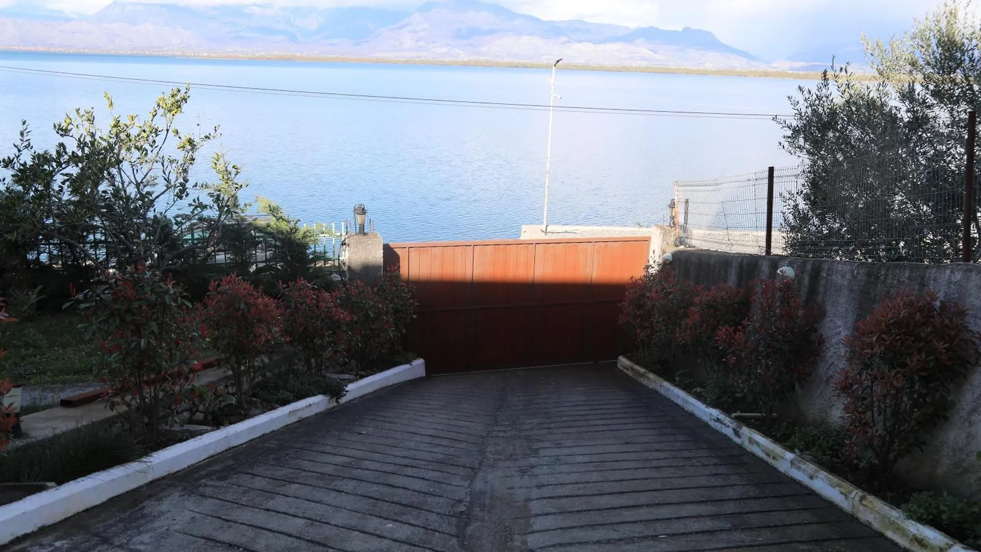 Lakefront House Široka 0*,